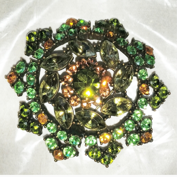 Accessories - Brooch Pin